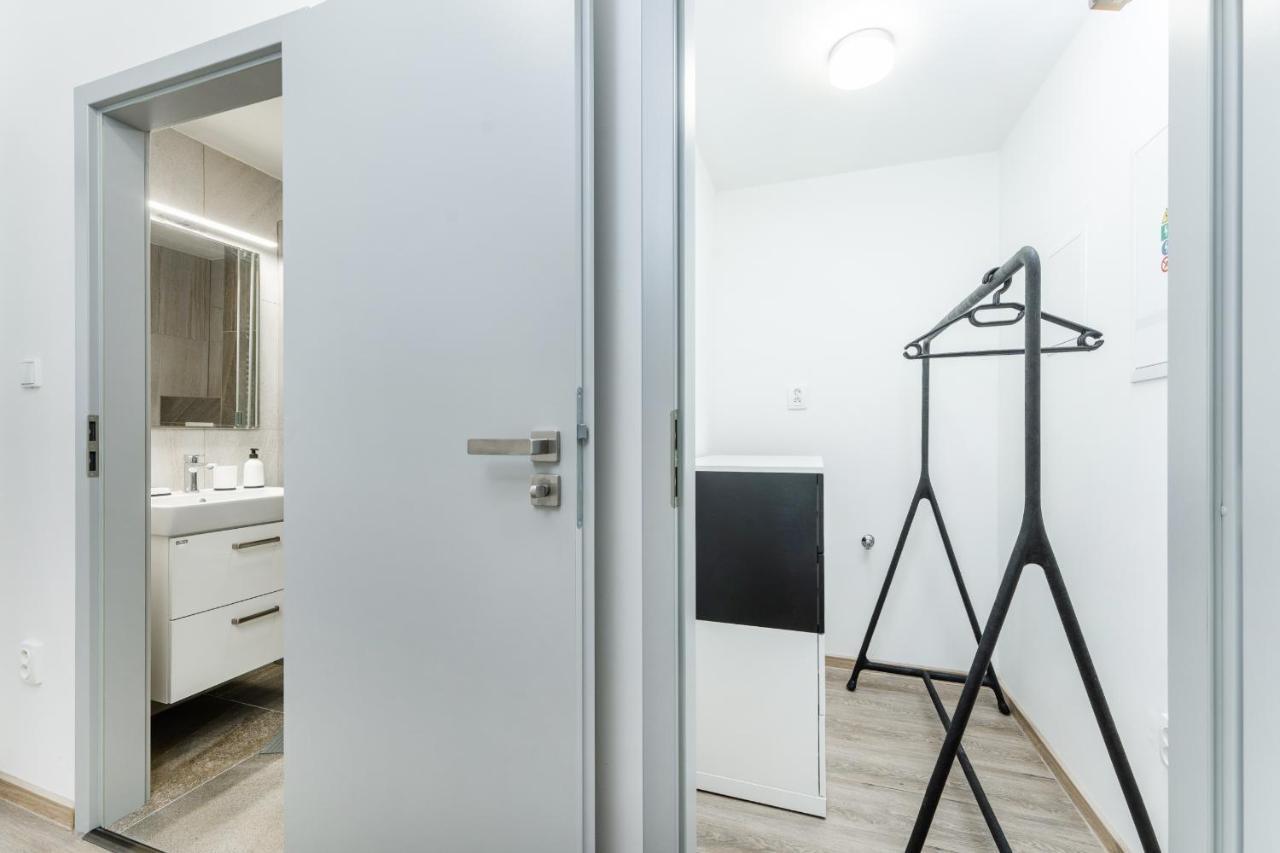 Apartman V Podebradech ปอดเยบราดิ ภายนอก รูปภาพ