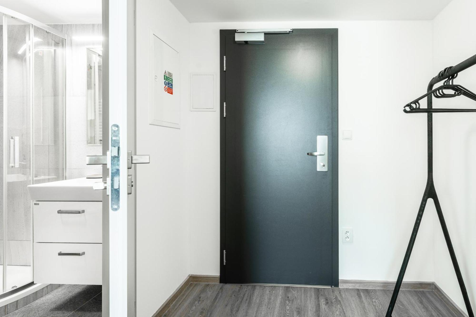 Apartman V Podebradech ปอดเยบราดิ ภายนอก รูปภาพ