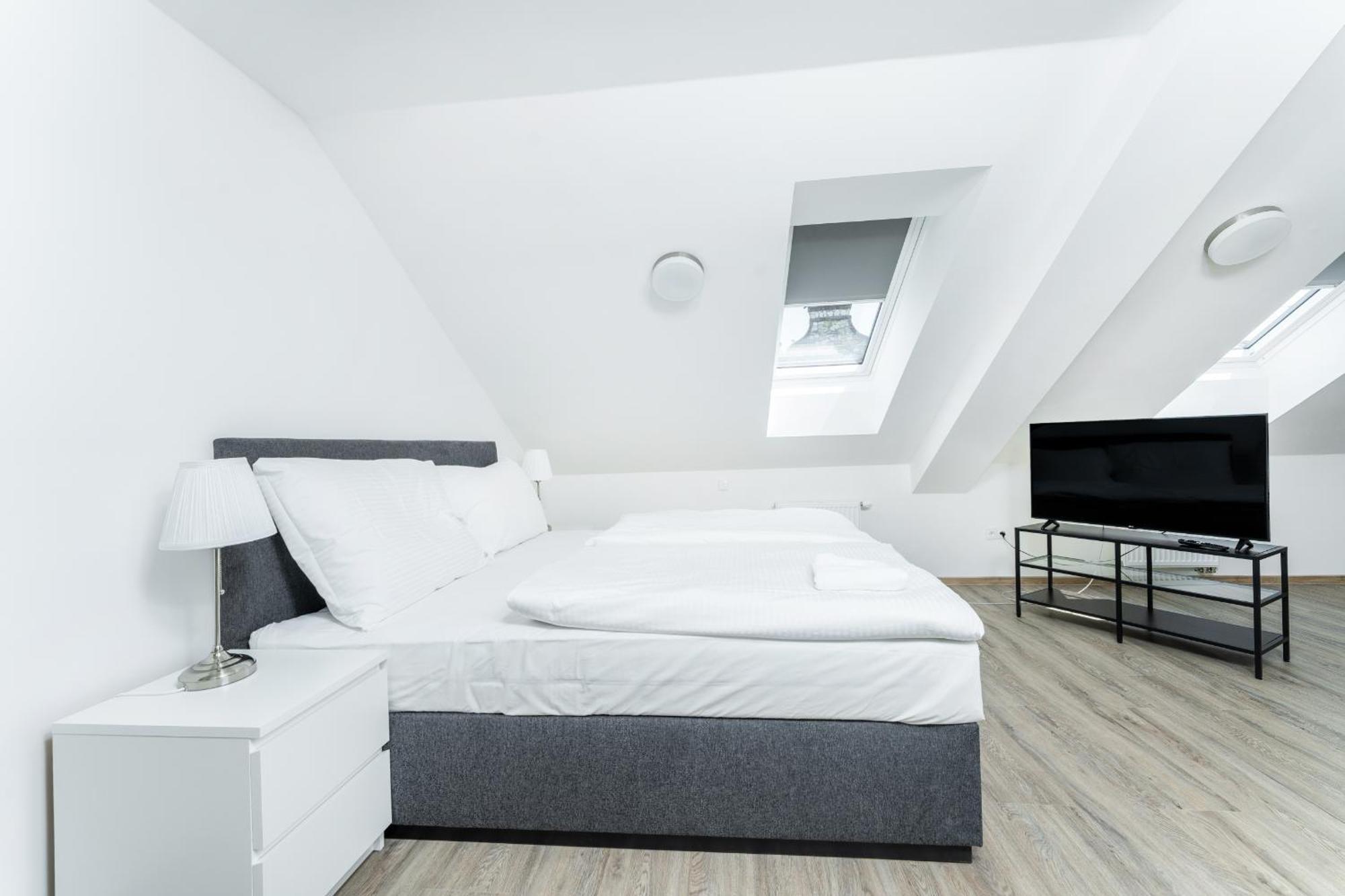 Apartman V Podebradech ปอดเยบราดิ ภายนอก รูปภาพ