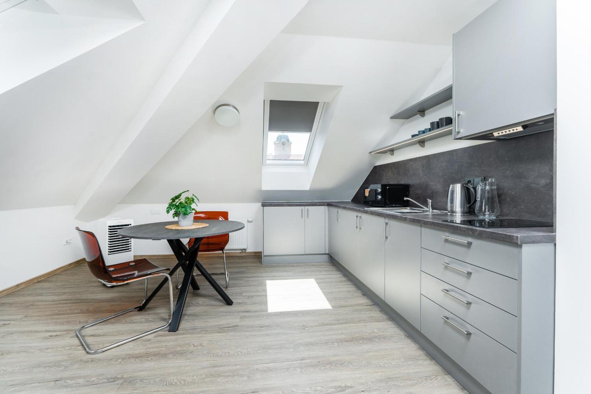 Apartman V Podebradech ปอดเยบราดิ ภายนอก รูปภาพ
