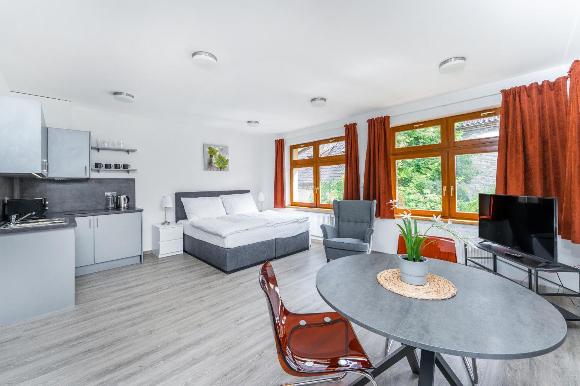 Apartman V Podebradech ปอดเยบราดิ ภายนอก รูปภาพ